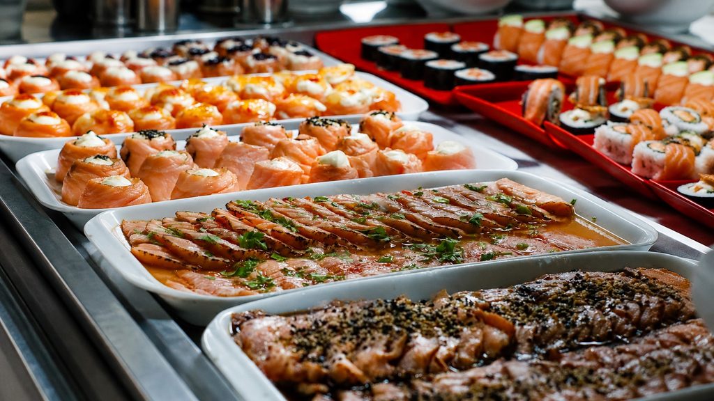 źródła jodu w diecie – ryby i owoce morza oraz sushi 